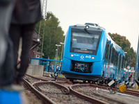 燃料電池で走る「究極のエコ列車」ドイツで営業運転、満タンで1000km走行［新聞ウォッチ］ 画像