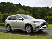 最新SUV比較、パワートレインや先進機能はどう違う? …アウトランダーPHEV、CR-V、フォレスター 画像