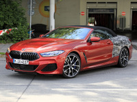 BMW 8シリーズカブリオレ、その全貌がほぼ丸見え…これが530馬力「M」だ! 画像