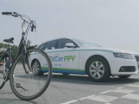運転席のペダルを漕いでカロリー消費&エンジン制御 世界初 画像