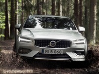 ボルボ V60 新型に「クロスカントリー」、SUV派生 画像