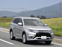 【三菱 アウトランダーPHEV 新型試乗】新エンジンの効果絶大、EV的にも使えるSUV…片岡英明 画像