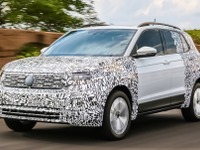 VWの小型SUV『Tクロス』、開発は最終段階に…最新プロトタイプの画像 画像