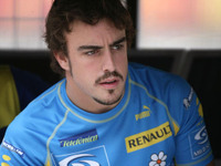 アロンソ、「ルノーに戻れて嬉しい」 画像