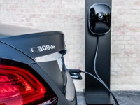 メルセデスベンツ Cクラス、ディーゼルPHVを欧州で設定 ブランド初 画像
