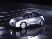 【東京ショー2001出品車】トヨタ『ES3』---『ヴィッツ』の次の環境・経済車 画像