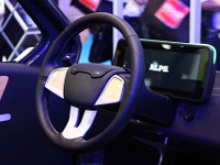 プレミアム静電入力操作、アルプス電気のR79対応次世代ステアリング…CEATEC 2018 画像