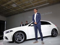 メルセデスベンツ Aクラス 新型、「MBUX」開発者にインフォテイメントとしての“最先端”を聞いた 画像