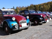 誕生70年、2CV のパレード…フランス車の秋の祭典「フレンチブルーミーティング」開催 画像