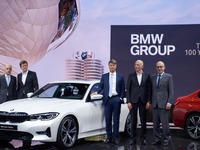 BMW 3シリーズ 新型にPHV設定へ、燃費は10％以上向上…パリモーターショー2018 画像