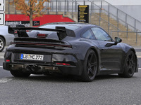 このリアウイングは何だ!? ポルシェ 911GT3 新型、完成形が見えてきた 画像