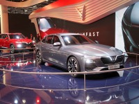 プラットフォームはBMW、ベトナムの振興メーカーにみるクルマの新しい作り方…パリモーターショー2018 画像