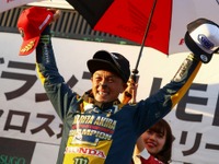 チームHRC 成田亮、逆転で12回目のチャンピオン獲得　全日本モトクロス選手権 画像
