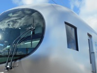 西武特急に曲面ガラスを使った意欲的なデザイン…丸い001系『Laview』、2019年3月にデビュー 画像