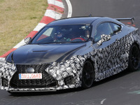 これが市販デザインだ!レクサス「RC F GT」、軽量カーボンボディがニュル激走 画像