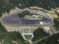 豊田自動織機、三重県亀山市のテストコースが完成 2019年から本格運用へ 画像