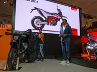 KTM 690 SMC R に2019年型、量産単気筒バイク最強の74馬力…EICMA 2018 画像