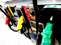 レギュラーガソリン、前週比1.2円安の157.5円 3週連続の値下がり 画像