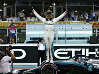 【F1 アブダビGP】ハミルトンが今季11度目のポールポジション、メルセデスが今季7度目のフロントロー独占 画像