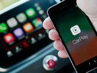 【アバルト 595 コンペティツィオーネ 試乗】ついにアバルト595にCarPlayが搭載 これからの時代を牽引するのはオシャレで賢いアウトローな1台 高山正寛 画像