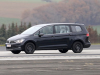 トゥーラン 消滅か…VWが次世代ミニバンを開発中!? 380馬力のハイパワー仕様も 画像