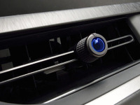 豊田合成、LED照明付きエアコンレジスターを開発　車載製品では世界初のワイヤレス給電技術を活用 画像