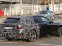 BMW伝統の「アレ」の行方は? 3シリーズツーリング 次期型に大接近! 画像