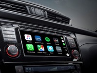 スマホ経由のオーディオ利用が2倍に増加、CDは1割に減少…日産が英国で車載コネクト調査 画像