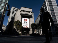 東証終値2万円割れ---トヨタ337円安の6079円、ホンダ165.5円安の2756円［新聞ウォッチ］ 画像