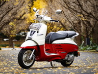 見た目はレトロ、でも中身は最新…プジョー ジャンゴ125 エバージョン ABS［詳細画像］ 画像