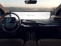 ダッシュボード全面がディスプレイ、量産車世界最大サイズ…CES 2019でバイトンが発表へ 画像