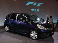 乗用車販売ランキング12月…ホンダ フィット 2か月連続トップ 画像