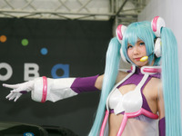 コスプレイヤーえなこ、シースルー初音ミク衣装でホンダ S660 とコラボ…東京オートサロン2019 画像