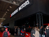【東京オートサロン08】三菱自動車、立錐の余地がない活況 画像