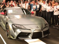 トヨタ スープラ 新型、量産第一号車が210万ドルで落札…新車価格の約40倍 画像