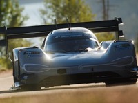 VWのEVレーサー、EV最速記録更新へ…今夏ニュルブルクリンクで挑戦 画像