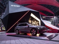 アウディ初のEV『e-tron』の顧客を支援、世界最大級の充電ステーション開設へ 画像