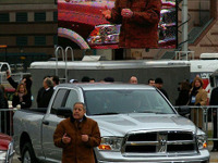 【デトロイトモーターショー08】ジム・プレスが牛馬を引き連れ…新型ダッジ ラム 画像