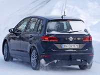 VWの新ブランド「ID.」、新型EVクロスオーバー開発車両を初スクープ 画像