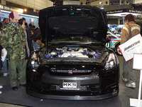 【東京オートサロン08】HKS、エンジン周りも手を入れた日産 GT-Rを出展 画像