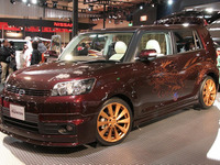 【東京オートサロン08】写真蔵…カローラ ルミオン 岩佐真悠子 style Concept 画像