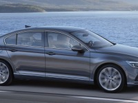 VW パサート 改良新型、最新デジタルコクピットに部分自動運転採用…ジュネーブモーターショー2019で発表予定 画像