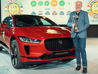 ジャガー初のEV『I-PACE』、欧州カーオブザイヤー2019を受賞…アルピーヌ A110 との激戦を制す 画像