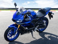 20代に人気、ヤマハ YZF-R25 がマイナーチェンジ　新デザインや倒立フロントフォークを採用 画像
