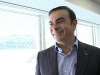 ゴーン被告、監視カメラ付きできょうにも保釈、65歳の誕生日は塀の外で［新聞ウォッチ］ 画像