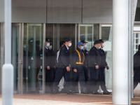 ゴーン被告保釈、まるでギャグ？…マスクと帽子の作業着姿でスズキの軽ワゴンに［新聞ウォッチ］ 画像