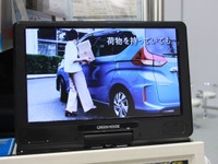 軽やトヨタ車にもオートスライドドア、後付け装着キットをスタンレー電気が発売…IAAE 2019 画像