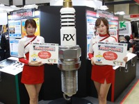 VRでプラグ交換とトルクチャレンジに挑戦、NGK…IAAE 2019 画像
