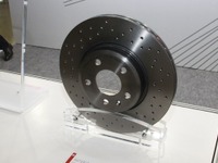 ブレンボがドリルドローターにこだわるわけ…IAAE 2019 画像