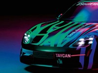 ポルシェ タイカン、最新プロトタイプの画像を公開 実車は9月に発表へ 画像